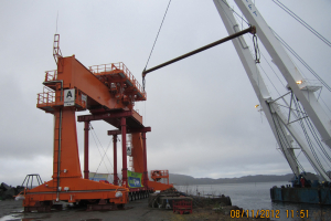 ​Dreggen Crane Barge transport from Stord to Kårstø, 2012